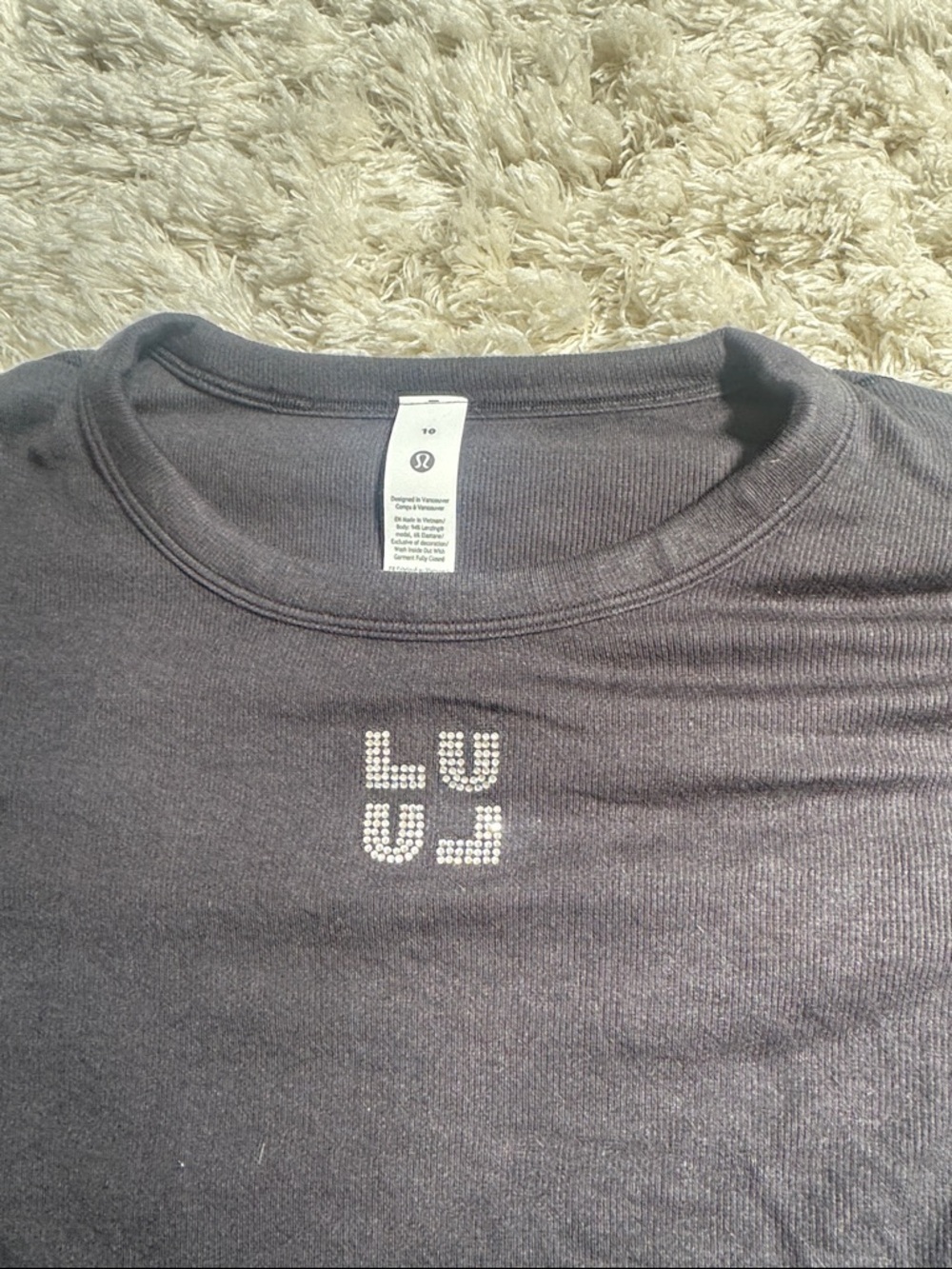 lululemon Black Long-Sleeve crystal logo-Cropped Tee size 10 - Picture 2 of 4